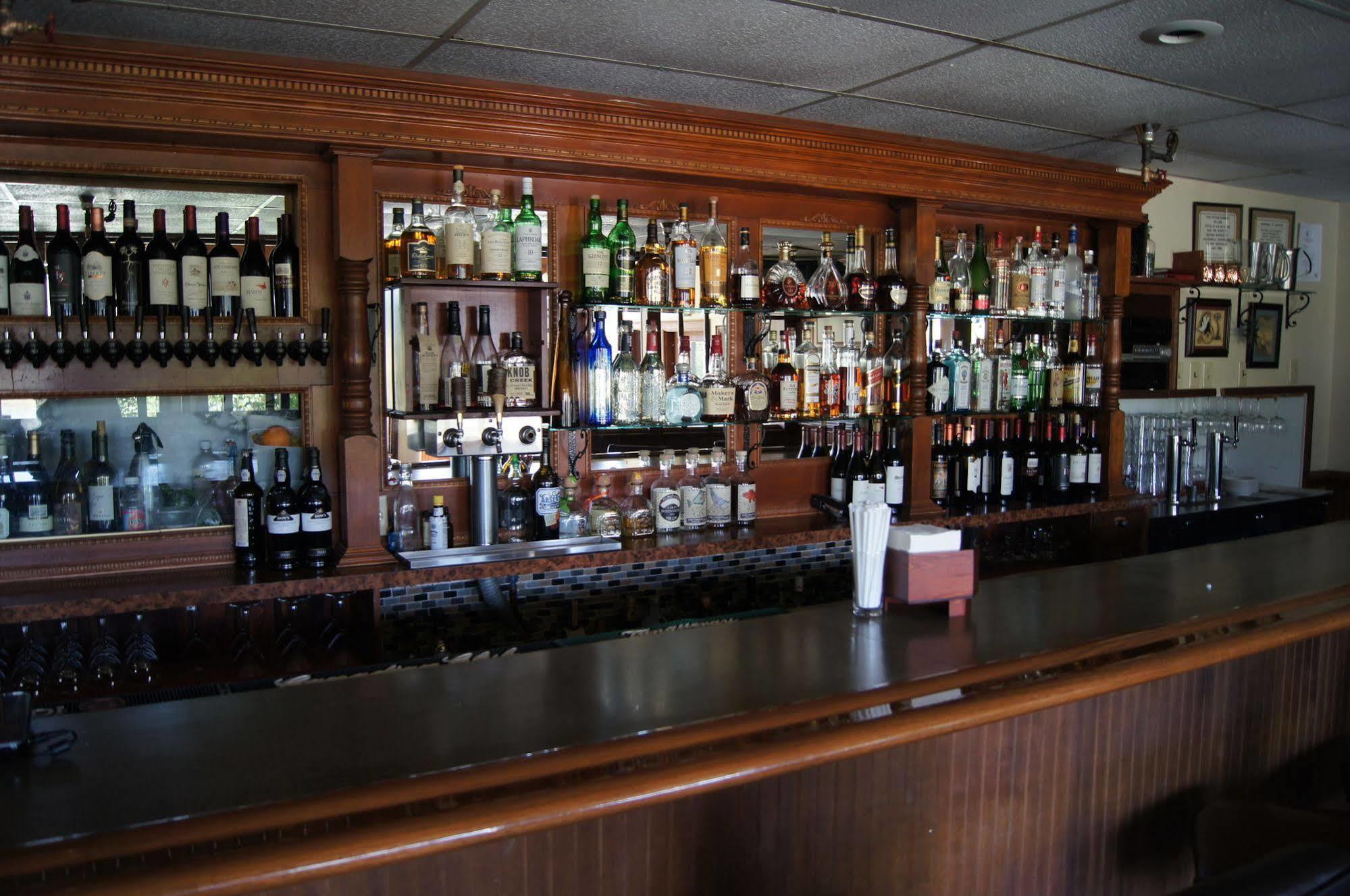 Hotel Halsingland Haines Extérieur photo